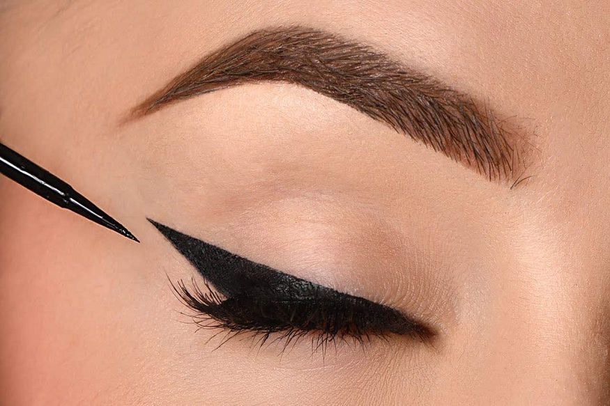 eyeliner makeup